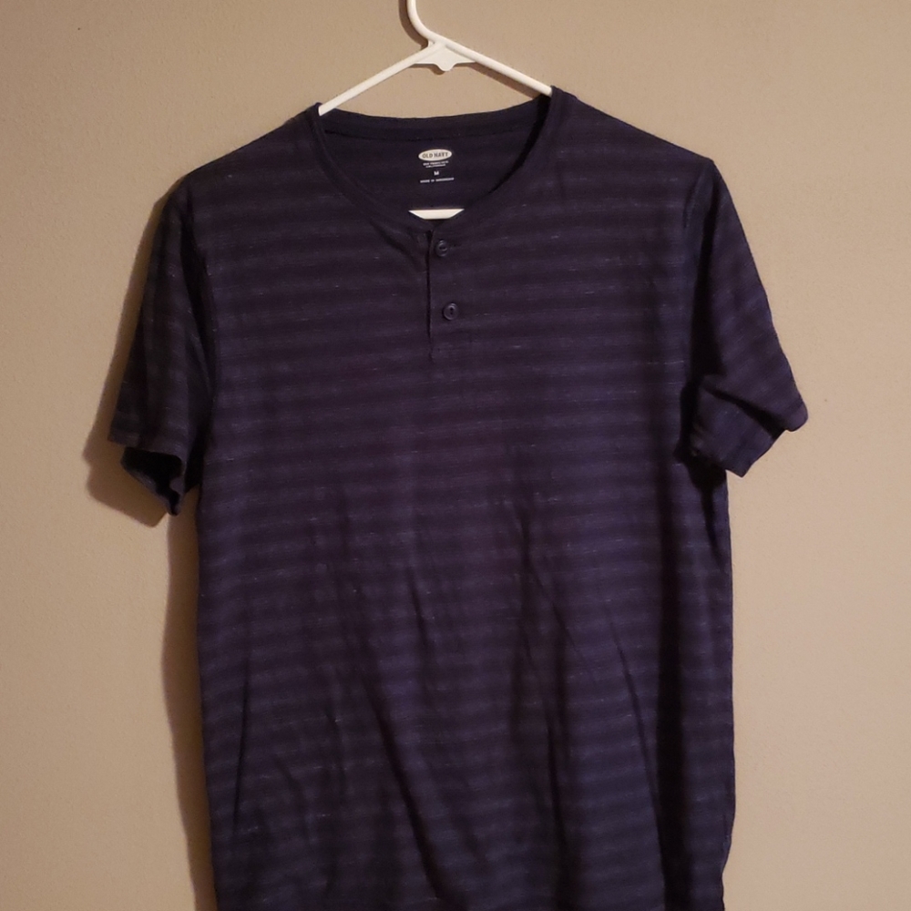 Men's Old Navy tee,  great condition